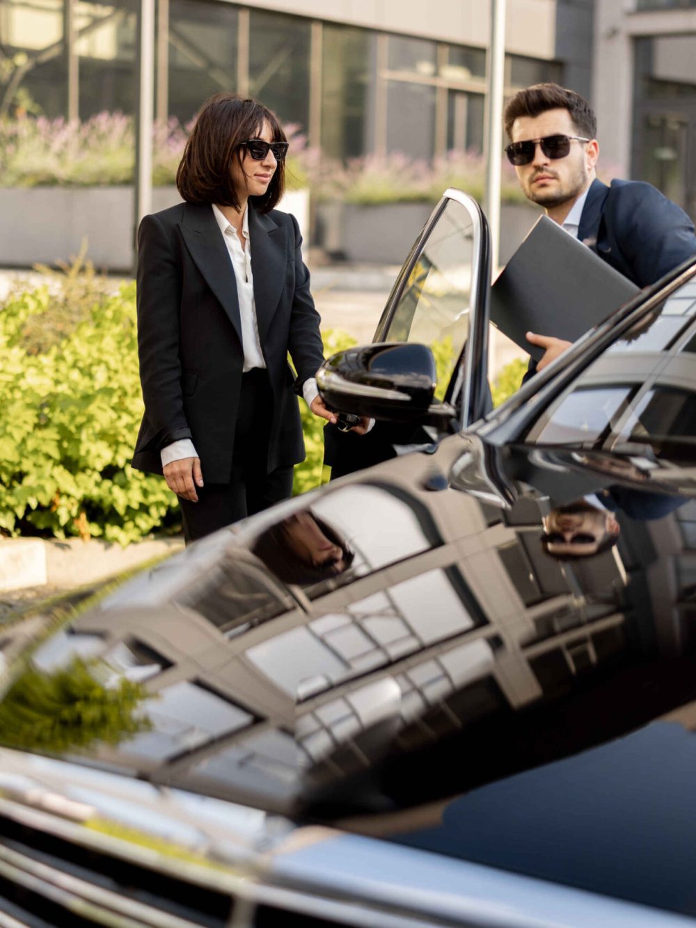 On the Road to Ease: Detroit Metro Airport Car Service, Your Stress Reliever with DT Metro Sedan